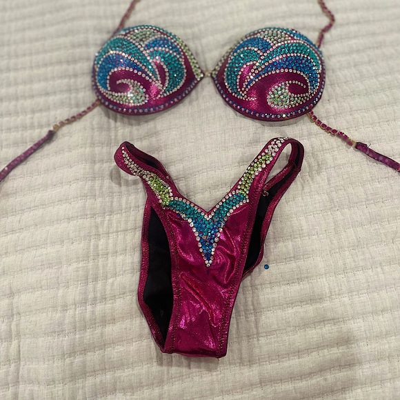 Figure/Physique competition suit - Picture 1 of 2